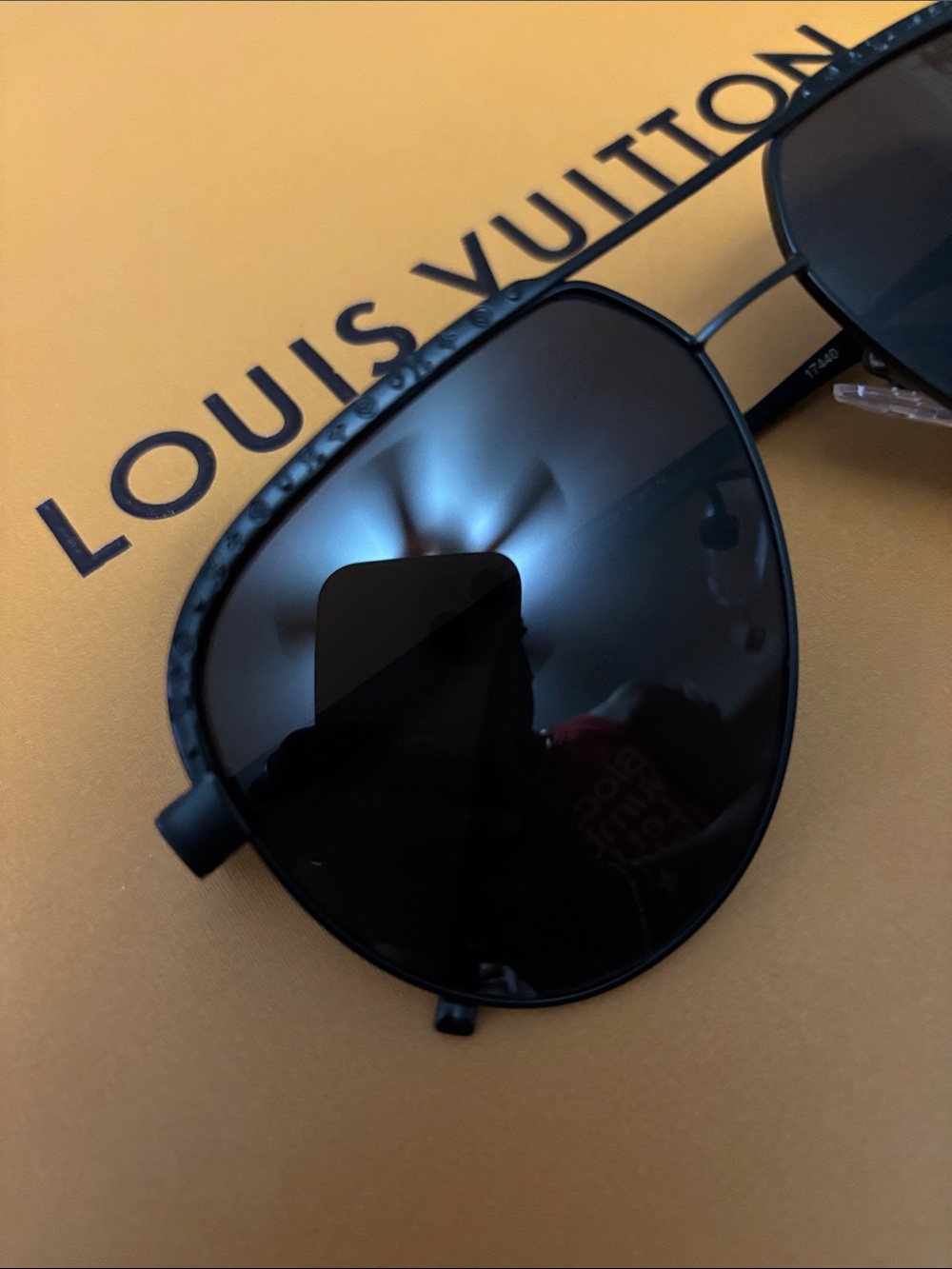 Louis Vuitton Black Metal Pilot Sunglasses - Picture 4 of 7